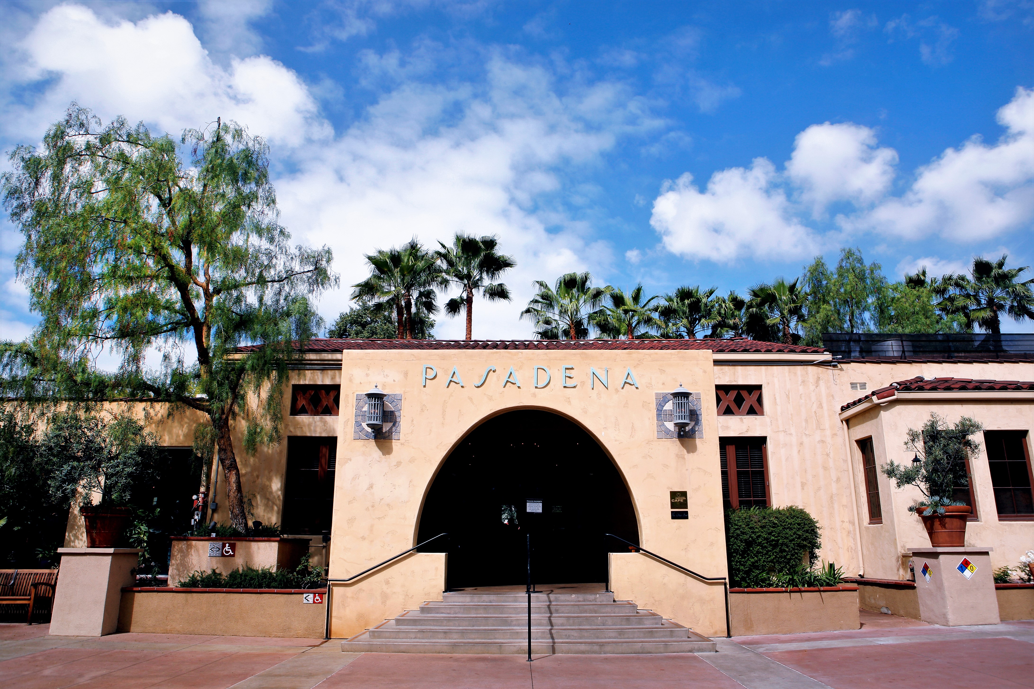 5 Best Outdoor Patio Bars in Pasadena for Summer